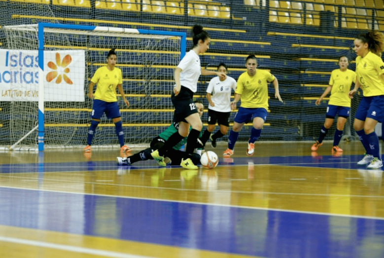 El Preconte Telde, goleado en casa por el Puertollano, aplaza el título (1-5)